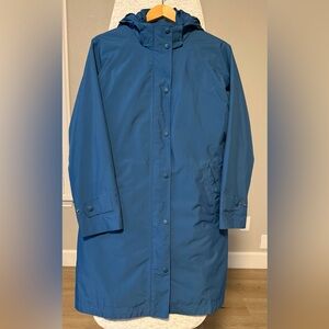 L.L. Bean Women's Blue Rain Coat w/ detachable lining and hood Size M EUC